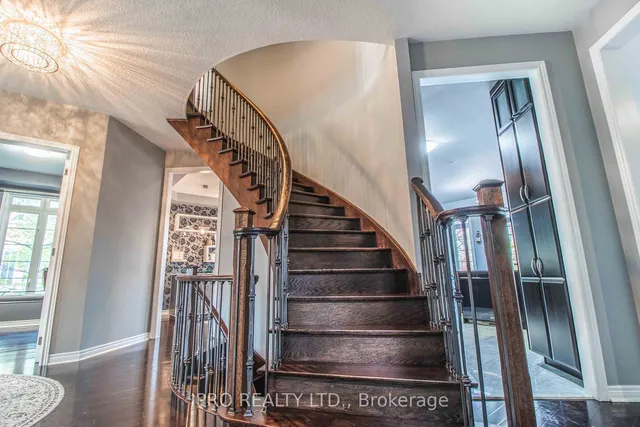 Additional image 10 of 4 Quatro Cres