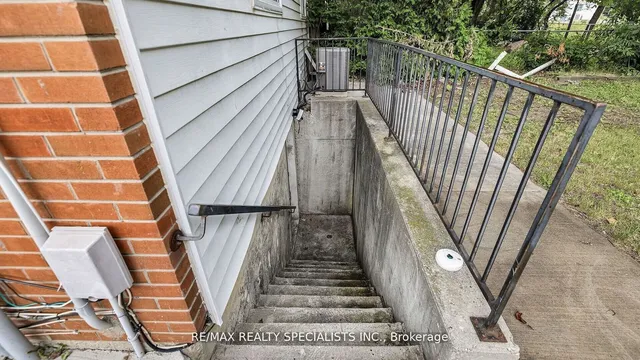 Additional image 37 of 16 Drake Blvd