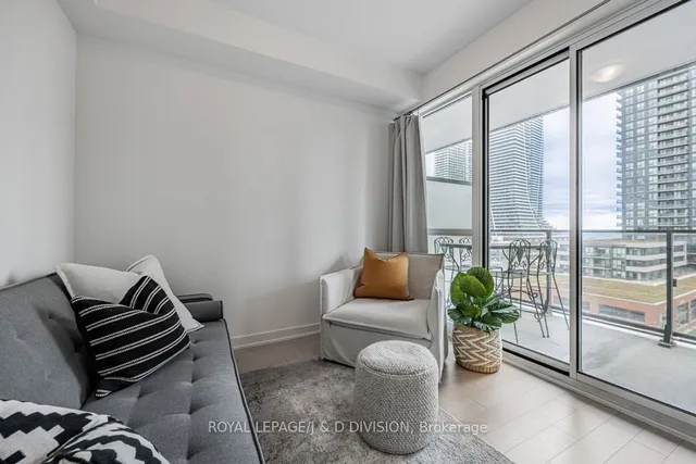 Additional image 14 of 10 Park Lawn Rd Unit 910