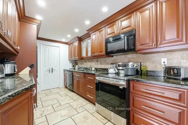 Additional image 9 of 2045 Lake Shore Blvd Unit 806