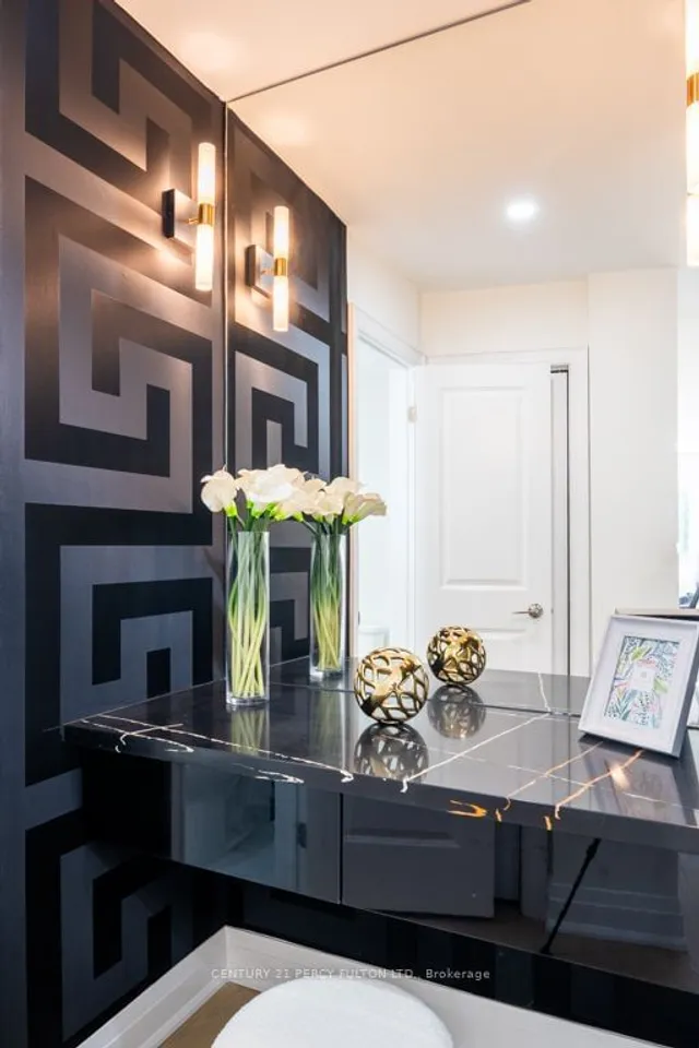 Additional image 17 of 22 Reidmount Ave