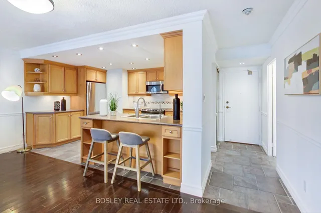 Additional image 6 of 633 Bay St Unit 2005