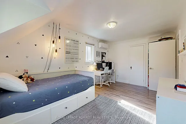 Additional image 15 of 110 Prince Edward Dr