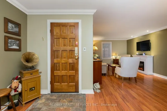 Additional image 10 of 111 Denison Ave