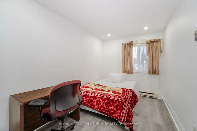 Additional image 20 of 3 Hollyhedge Crt