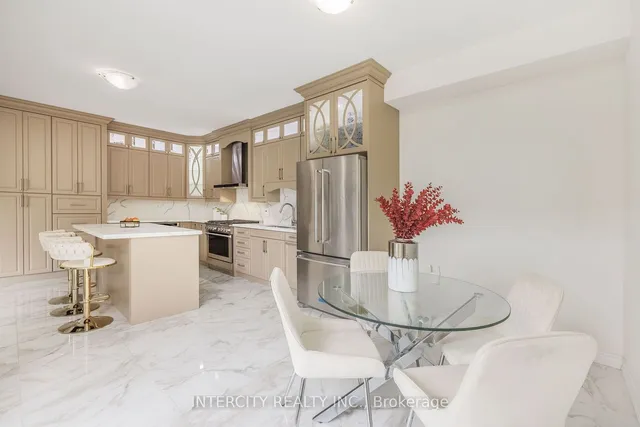 Additional image 17 of 54 Moorcroft Pl