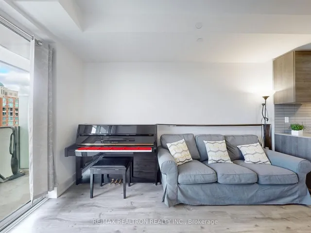 Additional image 8 of 200 Bloor St Unit 2007