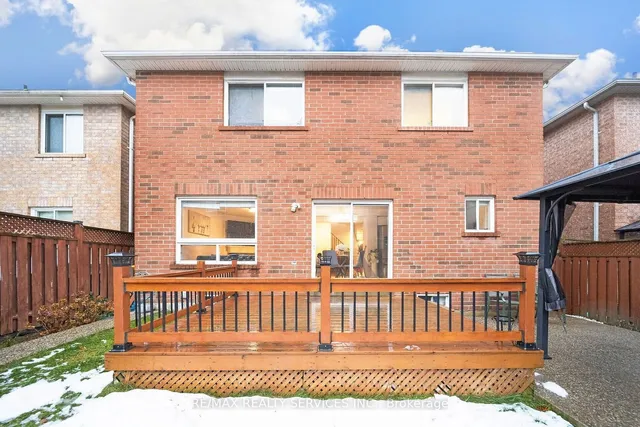 Additional image 40 of 77 Crown Victoria Dr