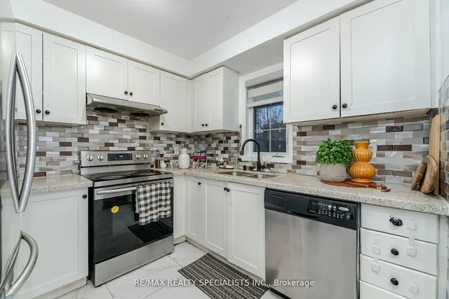 Additional image 13 of 76 Thunderbird Tr