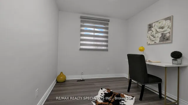 Additional image 18 of 16 Drake Blvd