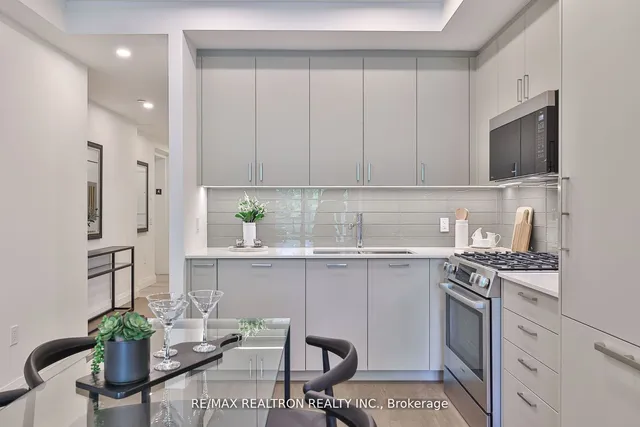 Additional image 14 of 285 Avenue Rd Unit 403