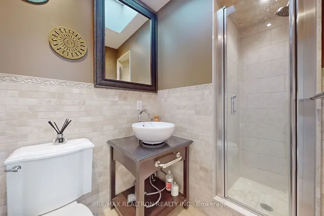 Additional image 30 of 237 Old Yonge St