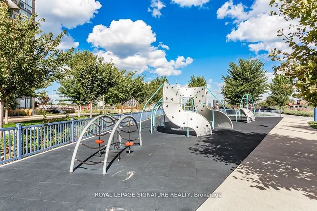 Additional image 25 of 17 Zorra St Unit 412