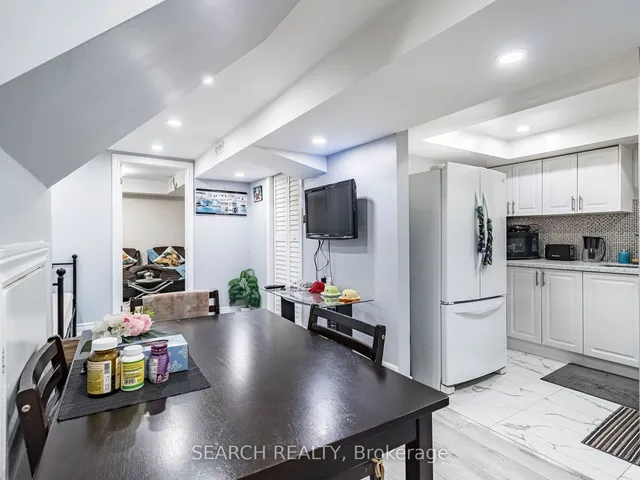 Additional image 32 of 194 Simmons Blvd