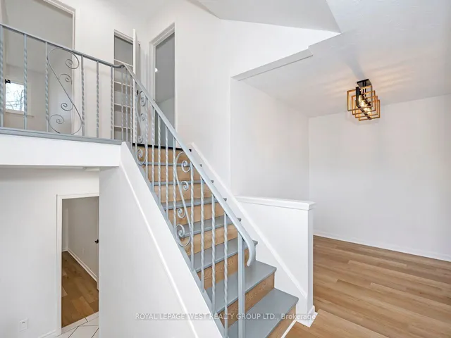 Additional image 23 of 33 Syracuse Cres