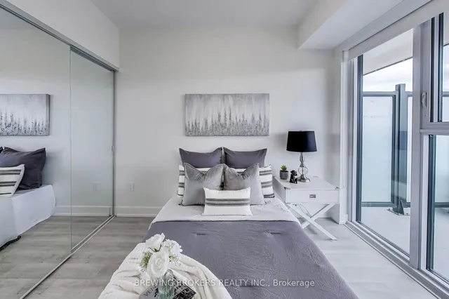 Additional image 24 of 20 Inn On The Park Dr Unit 933