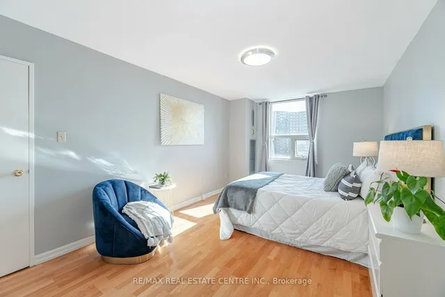 Additional image 17 of 714 The West Mall Unit 1009