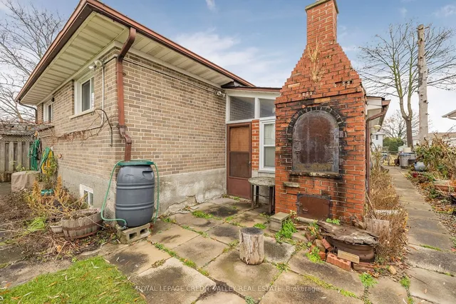 Additional image 34 of 82 Terra Cotta Cres