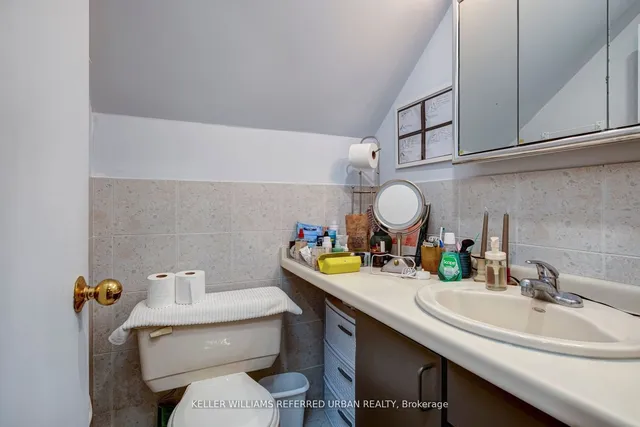 Additional image 20 of 42 High Park Blvd