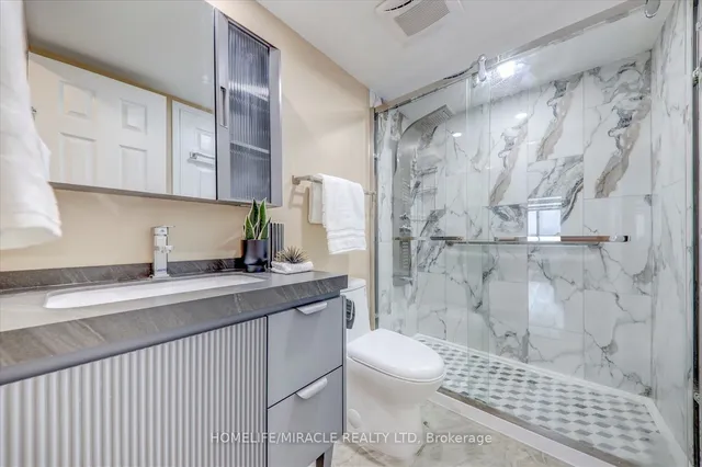 Additional image 22 of 88 Alton Towers Circ Unit 409