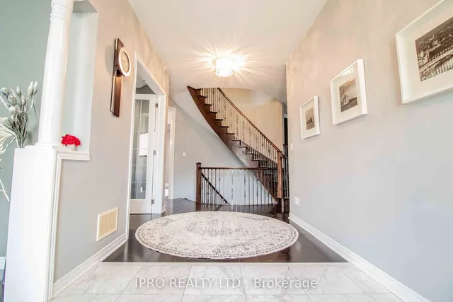 Additional image 2 of 4 Quatro Cres