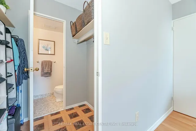 Additional image 19 of 714 The West Mall Unit 1009