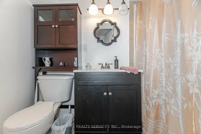 Additional image 32 of 16 Montrose Pl