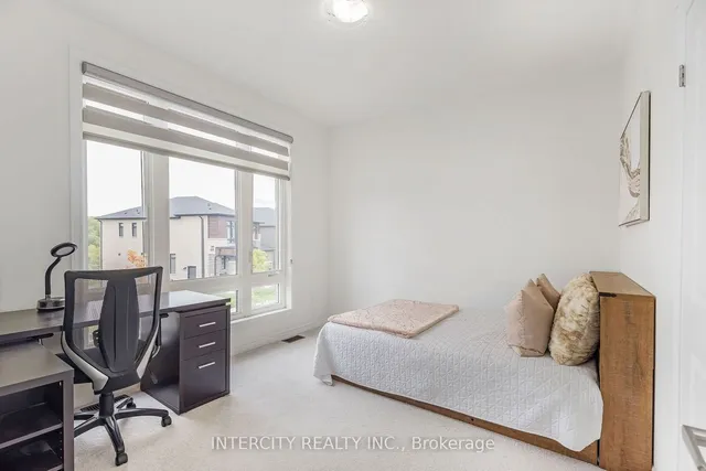 Additional image 28 of 54 Moorcroft Pl