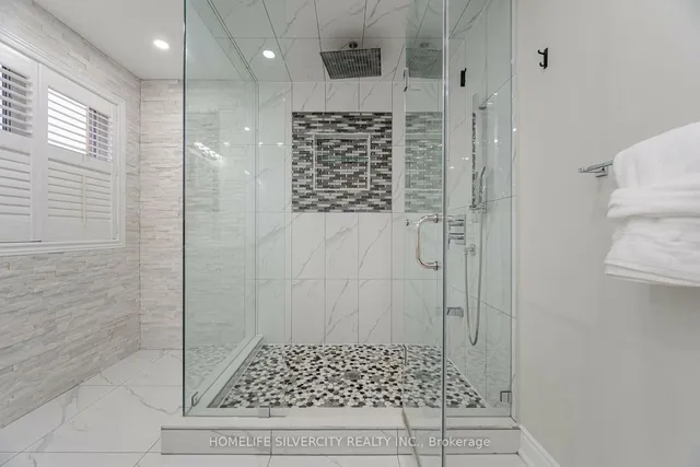 Additional image 23 of 35 Niceview Dr