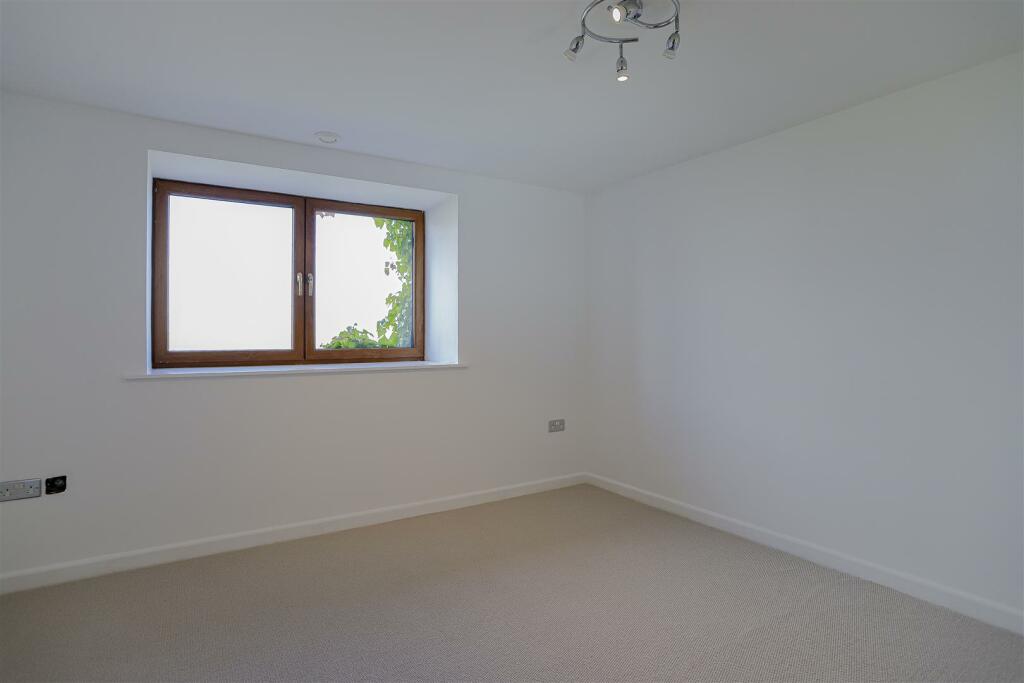 Additional image 51 of Glen View Road, Burnley