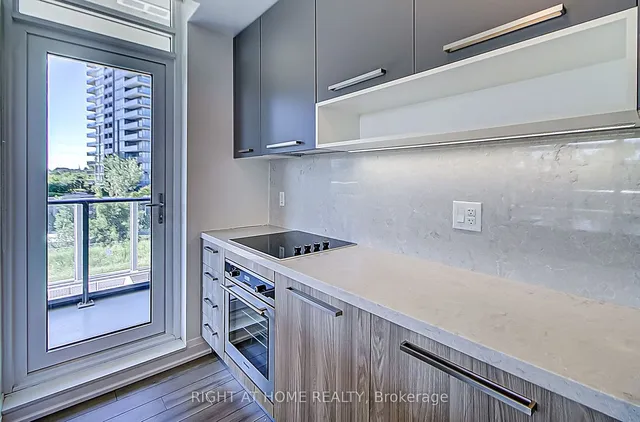 Additional image 12 of 36 Park Lawn Rd Unit 305