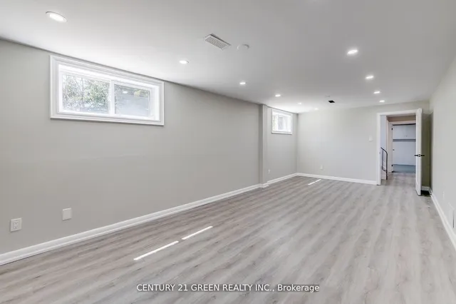 Additional image 30 of 55 Regency Sq