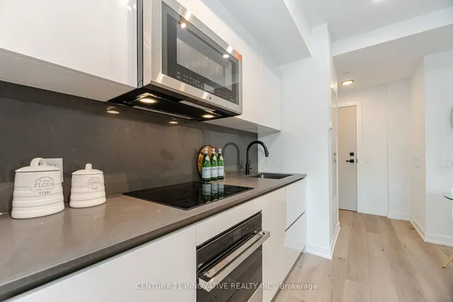 Additional image 15 of 327 King St Unit 601