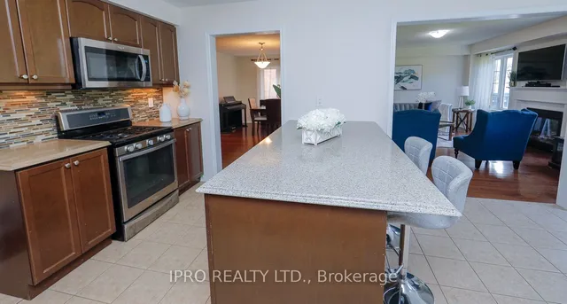 Additional image 10 of 74 Aylesbury Dr