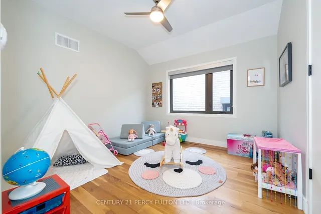 Additional image 17 of 323 Douglas Ave