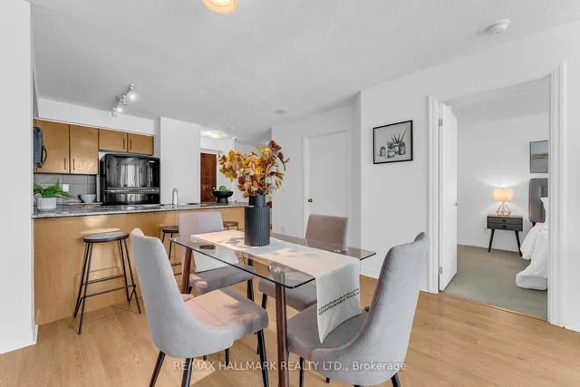 Additional image 14 of 16 Yonge St Unit 1908