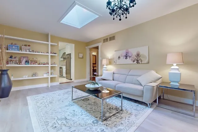 Additional image 12 of 237 Old Yonge St