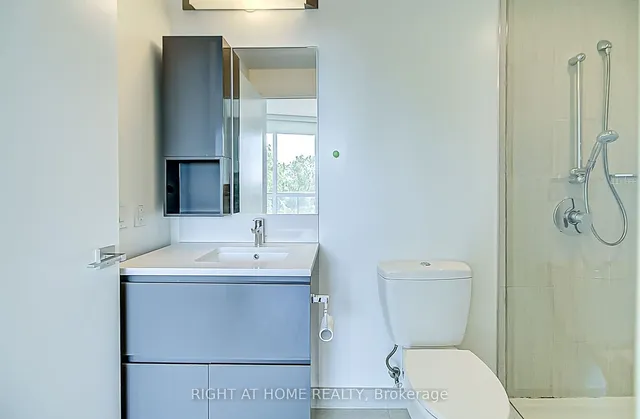 Additional image 25 of 36 Park Lawn Rd Unit 305