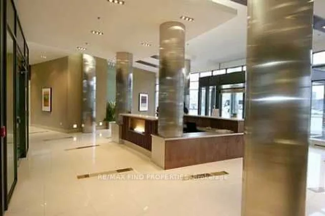 Additional image 3 of 12 Yonge St Unit 1505