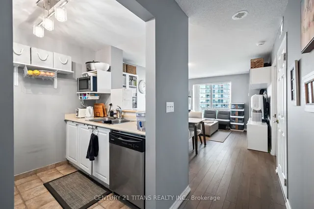 Additional image 23 of 1 Lee Centre Dr Unit 1813