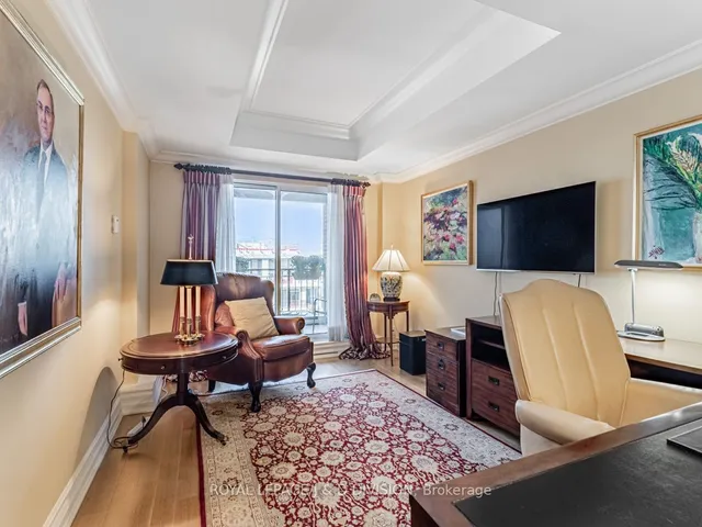 Additional image 25 of 38 Avenue Rd Unit 808