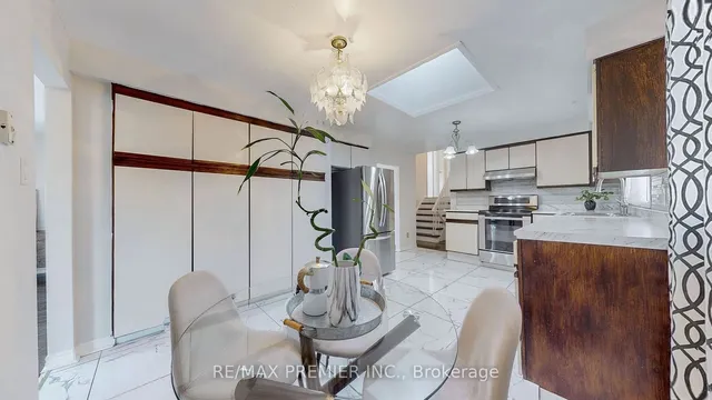 Additional image 10 of 105 Fairglen Ave