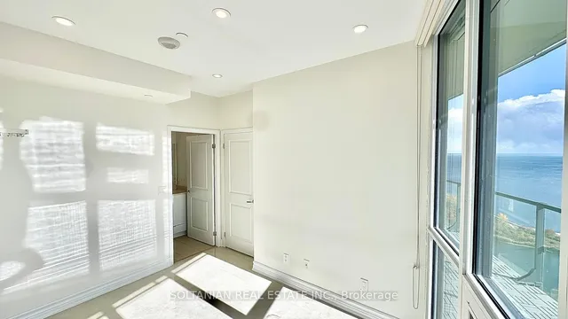 Additional image 29 of 59 Annie Craig Dr Unit PH3604