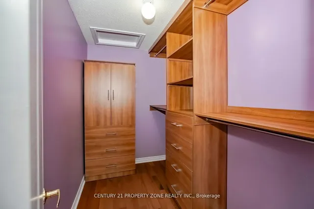 Additional image 20 of 15 Vernet Cres