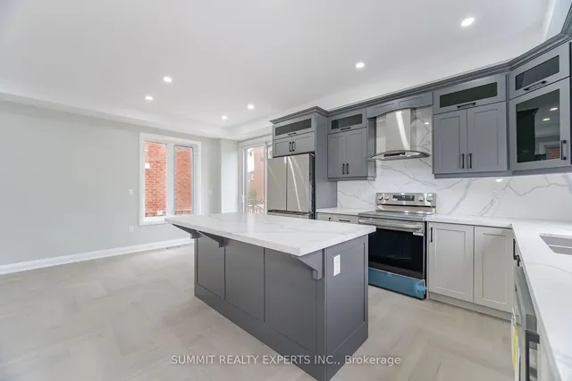 Additional image 14 of 9 Keewatin Gate