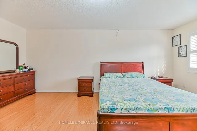 Additional image 18 of 169 Crystal Glen Cres