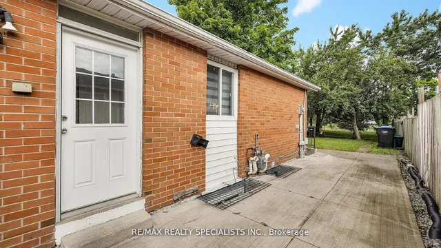 Additional image 38 of 16 Drake Blvd