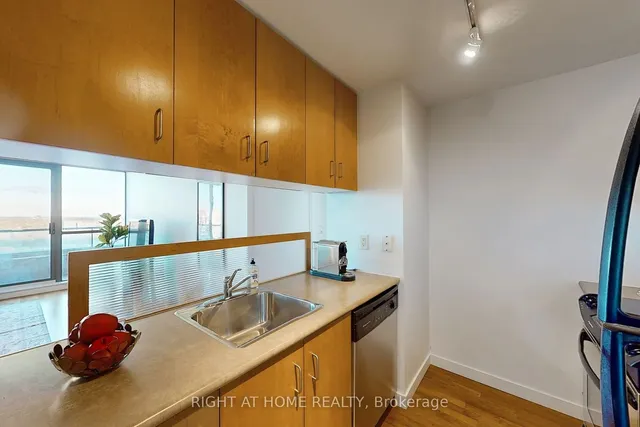 Additional image 7 of 281 Mutual St Unit 2708