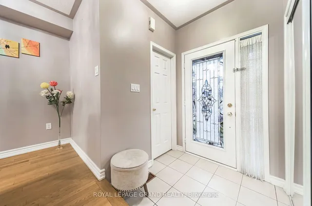 Additional image 6 of 19 Iceberg Tr