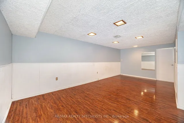 Additional image 30 of 8 Guildford Cres Unit 8